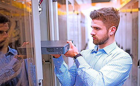 了解自动化时代的数据中心 了解自动化时代的数据中心